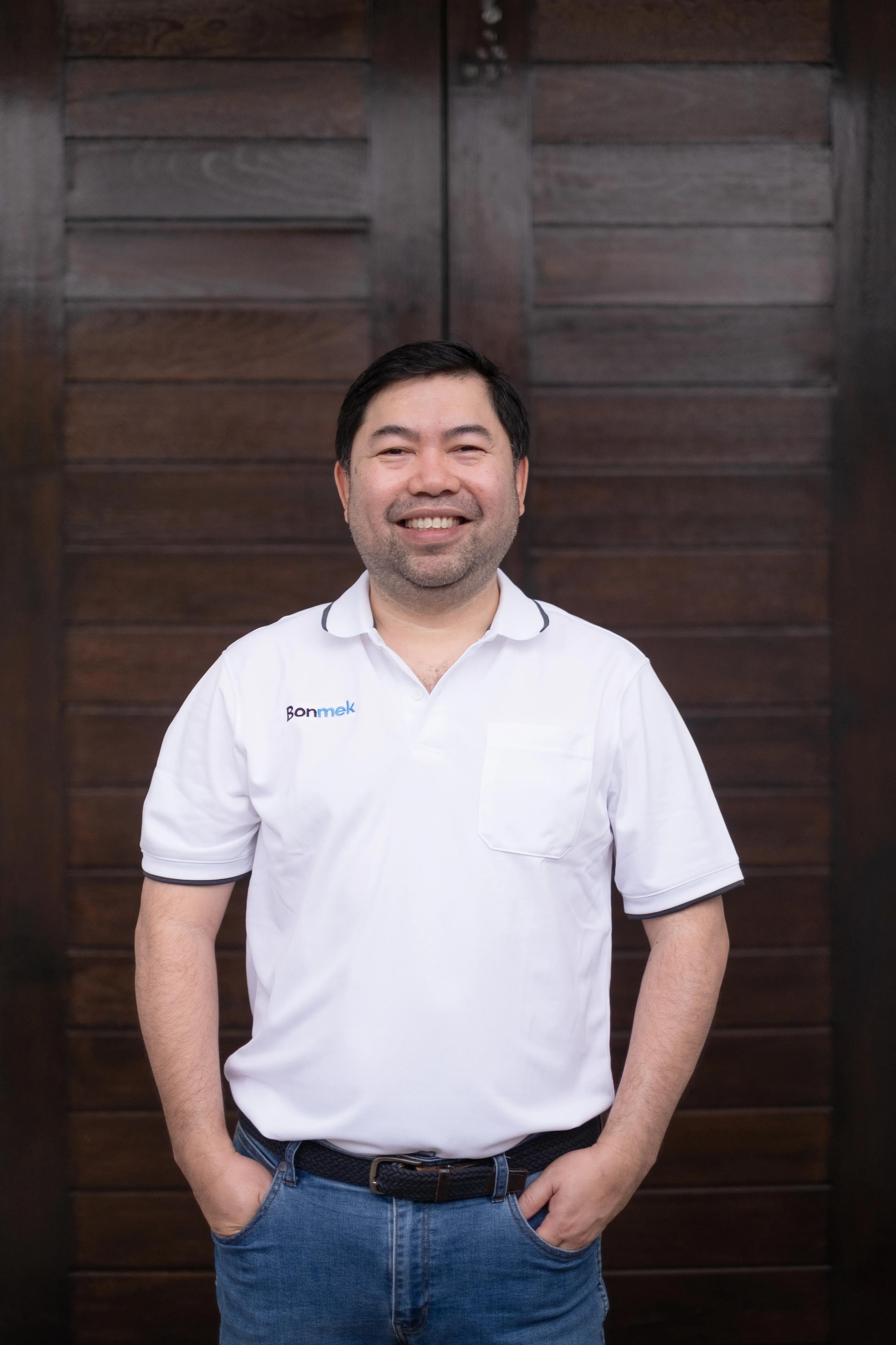 นาย สุธน แซ่ว่อง
